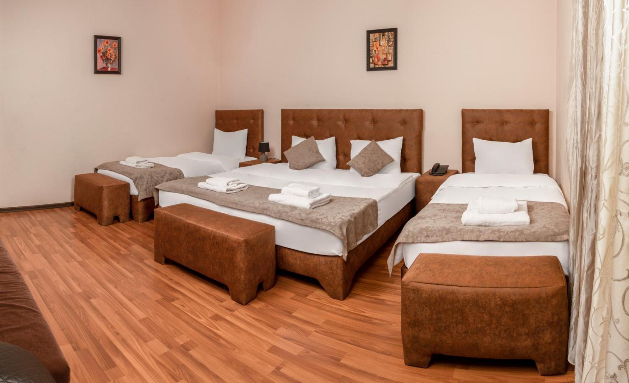 טביליסי Valeria Hotel מראה חיצוני תמונה