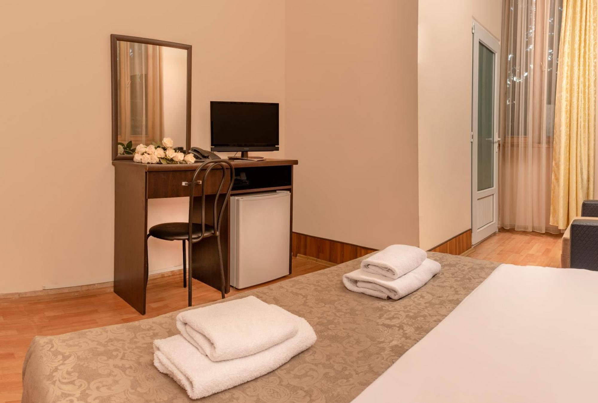 טביליסי Valeria Hotel מראה חיצוני תמונה